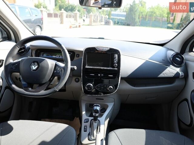 Білий Рено Зое, об'ємом двигуна 0 л та пробігом 54 тис. км за 7990 $, фото 45 на Automoto.ua