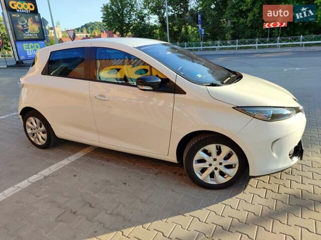 Белый Рено Зое, объемом двигателя 0 л и пробегом 62 тыс. км за 6750 $, фото 5 на Automoto.ua