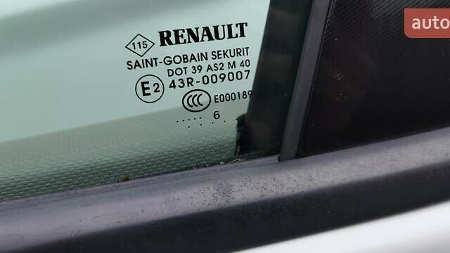 Білий Рено Зое, об'ємом двигуна 0 л та пробігом 50 тис. км за 7950 $, фото 29 на Automoto.ua