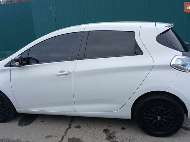 Білий Рено Зое, об'ємом двигуна 0 л та пробігом 330 тис. км за 6900 $, фото 6 на Automoto.ua