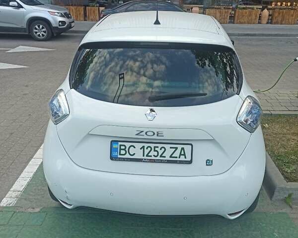 Білий Рено Зое, об'ємом двигуна 0 л та пробігом 118 тис. км за 7500 $, фото 5 на Automoto.ua