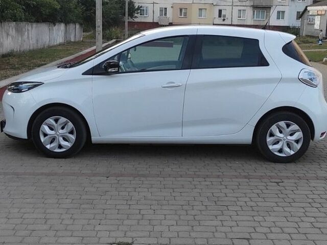 Белый Рено Зое, объемом двигателя 0 л и пробегом 119 тыс. км за 7100 $, фото 2 на Automoto.ua