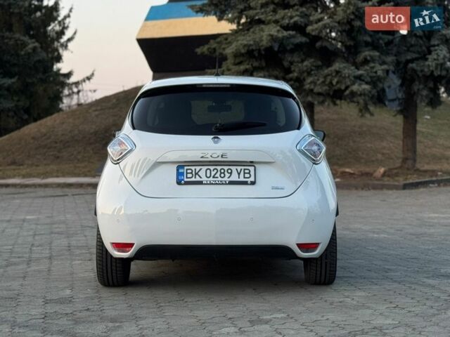 Белый Рено Зое, объемом двигателя 0 л и пробегом 113 тыс. км за 9500 $, фото 7 на Automoto.ua