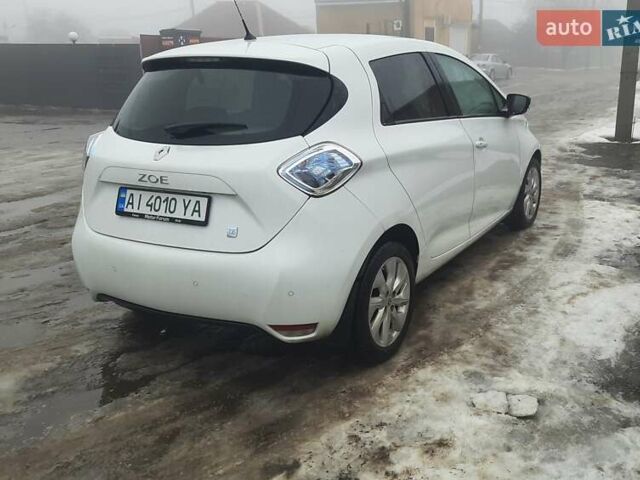 Белый Рено Зое, объемом двигателя 0 л и пробегом 129 тыс. км за 8300 $, фото 4 на Automoto.ua