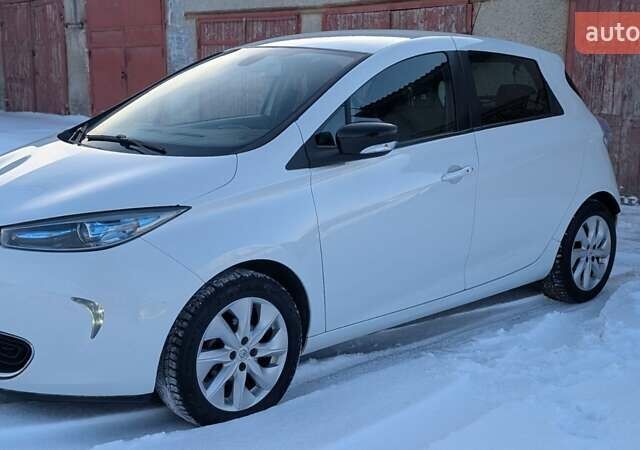 Білий Рено Зое, об'ємом двигуна 0 л та пробігом 41 тис. км за 6800 $, фото 1 на Automoto.ua