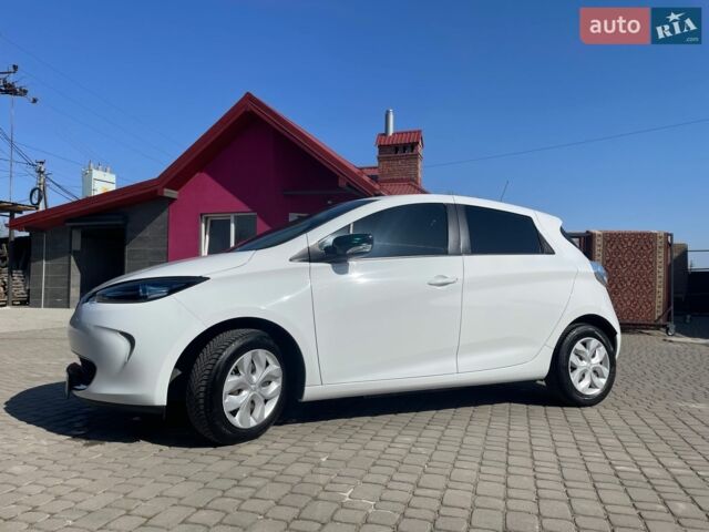 Белый Рено Зое, объемом двигателя 0 л и пробегом 134 тыс. км за 7500 $, фото 2 на Automoto.ua