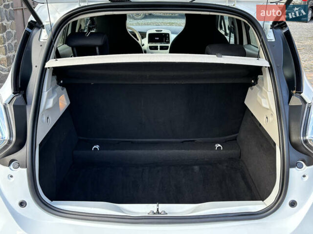 Білий Рено Зое, об'ємом двигуна 0 л та пробігом 116 тис. км за 6599 $, фото 13 на Automoto.ua