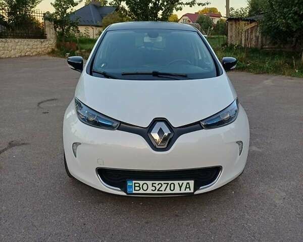 Білий Рено Зое, об'ємом двигуна 0 л та пробігом 135 тис. км за 9300 $, фото 10 на Automoto.ua