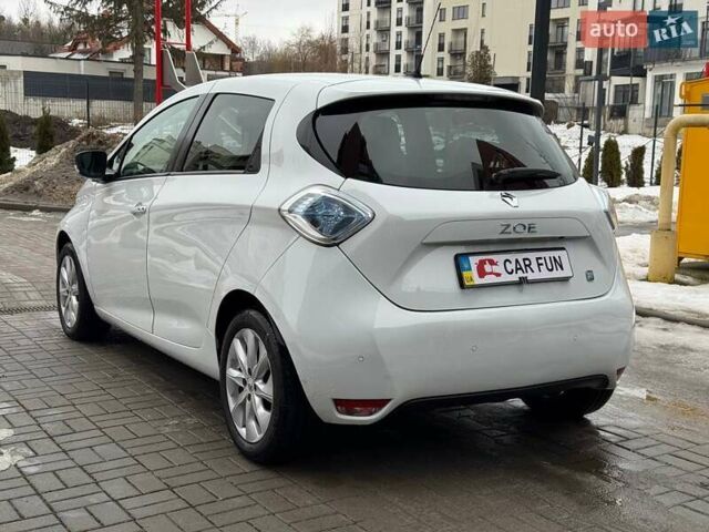 Белый Рено Зое, объемом двигателя 0 л и пробегом 93 тыс. км за 8200 $, фото 5 на Automoto.ua