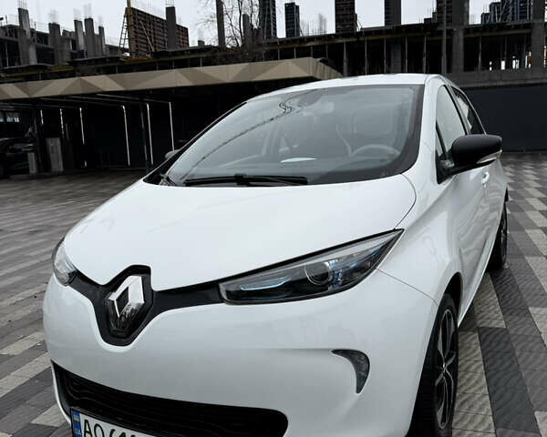 Білий Рено Зое, об'ємом двигуна 0 л та пробігом 76 тис. км за 9450 $, фото 4 на Automoto.ua