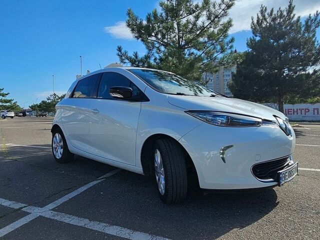 Білий Рено Зое, об'ємом двигуна 0 л та пробігом 58 тис. км за 8400 $, фото 2 на Automoto.ua