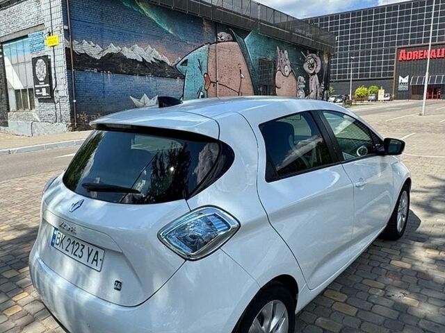 Білий Рено Зое, об'ємом двигуна 0 л та пробігом 104 тис. км за 9700 $, фото 2 на Automoto.ua