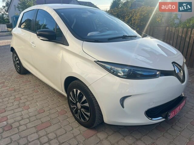 Белый Рено Зое, объемом двигателя 0 л и пробегом 78 тыс. км за 6850 $, фото 3 на Automoto.ua