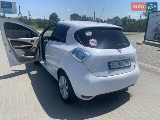 Белый Рено Зое, объемом двигателя 0 л и пробегом 154 тыс. км за 6800 $, фото 5 на Automoto.ua