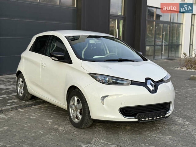Белый Рено Зое, объемом двигателя 0 л и пробегом 86 тыс. км за 7200 $, фото 2 на Automoto.ua