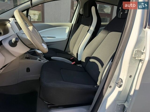 Білий Рено Зое, об'ємом двигуна 0 л та пробігом 180 тис. км за 7300 $, фото 32 на Automoto.ua