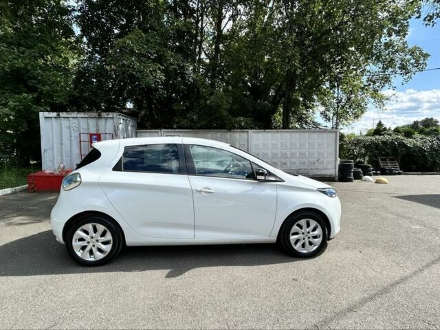 Белый Рено Зое, объемом двигателя 0 л и пробегом 93 тыс. км за 8500 $, фото 3 на Automoto.ua
