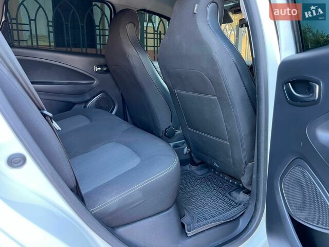Білий Рено Зое, об'ємом двигуна 0 л та пробігом 200 тис. км за 9500 $, фото 22 на Automoto.ua