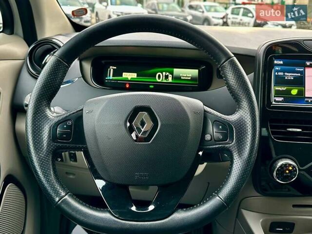 Белый Рено Зое, объемом двигателя 0 л и пробегом 83 тыс. км за 8500 $, фото 25 на Automoto.ua