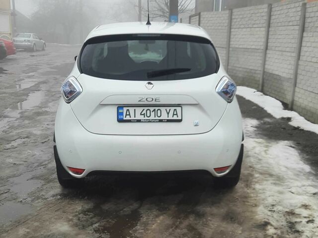 Белый Рено Зое, объемом двигателя 0 л и пробегом 129 тыс. км за 8300 $, фото 3 на Automoto.ua
