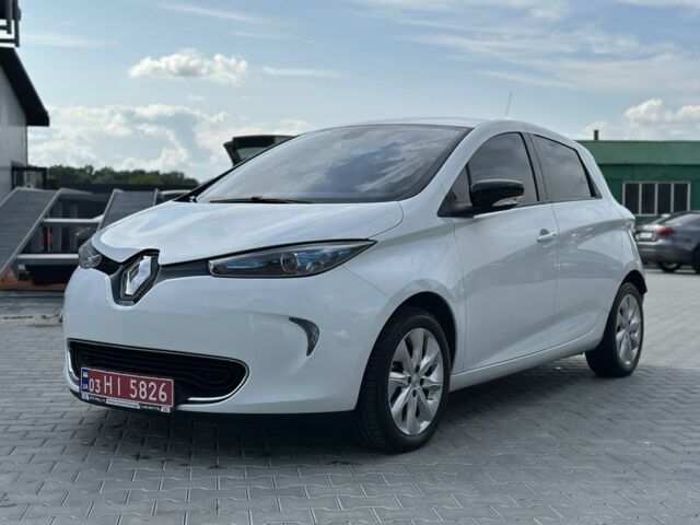 Белый Рено Зое, объемом двигателя 2 л и пробегом 77 тыс. км за 7200 $, фото 1 на Automoto.ua