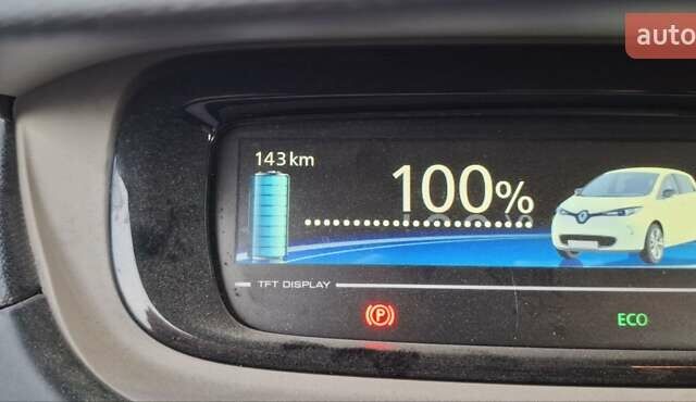 Белый Рено Зое, объемом двигателя 0 л и пробегом 61 тыс. км за 6600 $, фото 31 на Automoto.ua