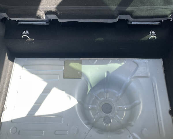 Белый Рено Зое, объемом двигателя 0 л и пробегом 71 тыс. км за 7000 $, фото 21 на Automoto.ua