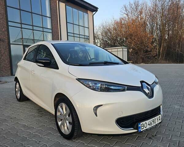 Белый Рено Зое, объемом двигателя 0 л и пробегом 112 тыс. км за 6600 $, фото 18 на Automoto.ua