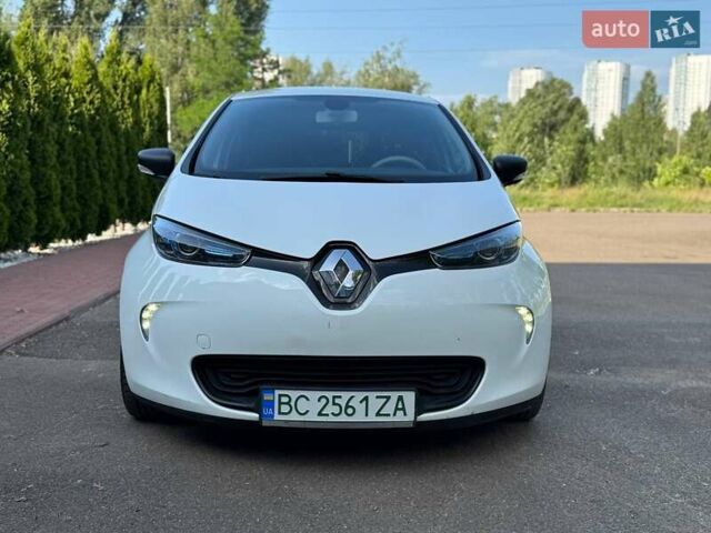 Белый Рено Зое, объемом двигателя 0 л и пробегом 118 тыс. км за 7300 $, фото 11 на Automoto.ua