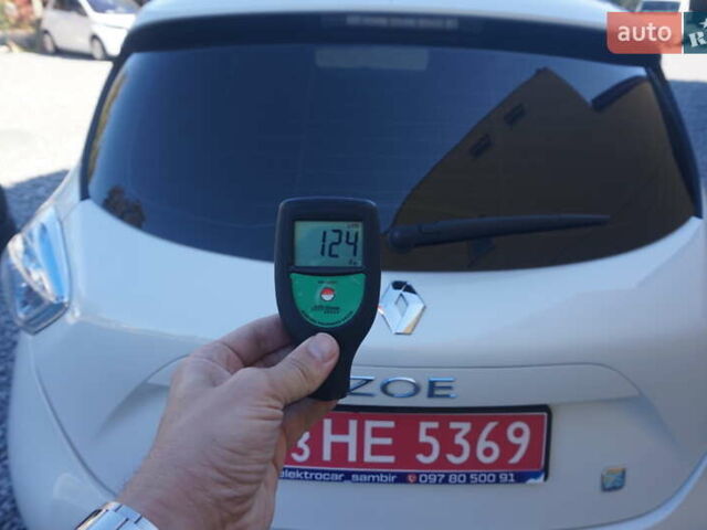 Белый Рено Зое, объемом двигателя 0 л и пробегом 93 тыс. км за 7200 $, фото 68 на Automoto.ua