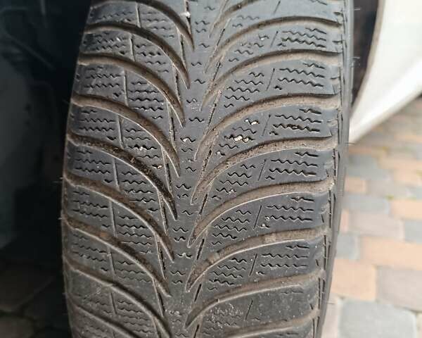 Білий Рено Зое, об'ємом двигуна 0 л та пробігом 130 тис. км за 6100 $, фото 14 на Automoto.ua