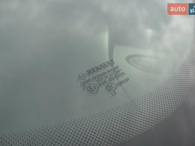 Білий Рено Зое, об'ємом двигуна 0 л та пробігом 112 тис. км за 6777 $, фото 56 на Automoto.ua