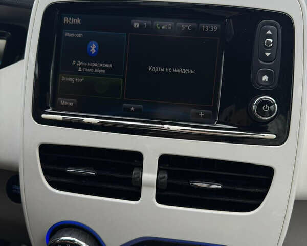 Білий Рено Зое, об'ємом двигуна 0 л та пробігом 148 тис. км за 6550 $, фото 5 на Automoto.ua