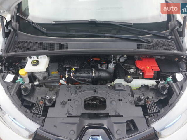 Білий Рено Зое, об'ємом двигуна 0 л та пробігом 112 тис. км за 6777 $, фото 50 на Automoto.ua