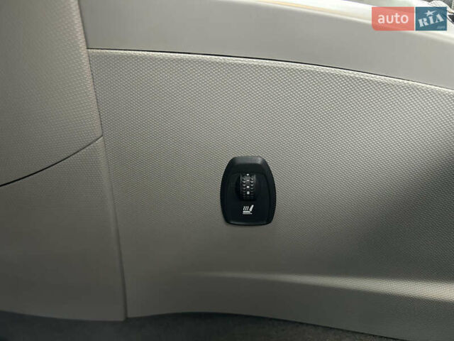 Білий Рено Зое, об'ємом двигуна 0 л та пробігом 87 тис. км за 7800 $, фото 15 на Automoto.ua