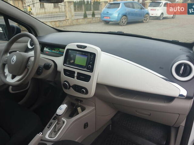 Білий Рено Зое, об'ємом двигуна 0 л та пробігом 112 тис. км за 6777 $, фото 39 на Automoto.ua