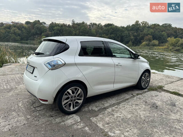 Білий Рено Зое, об'ємом двигуна 0 л та пробігом 98 тис. км за 9500 $, фото 4 на Automoto.ua