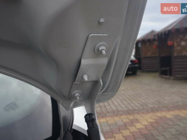 Білий Рено Зое, об'ємом двигуна 0 л та пробігом 112 тис. км за 6777 $, фото 51 на Automoto.ua