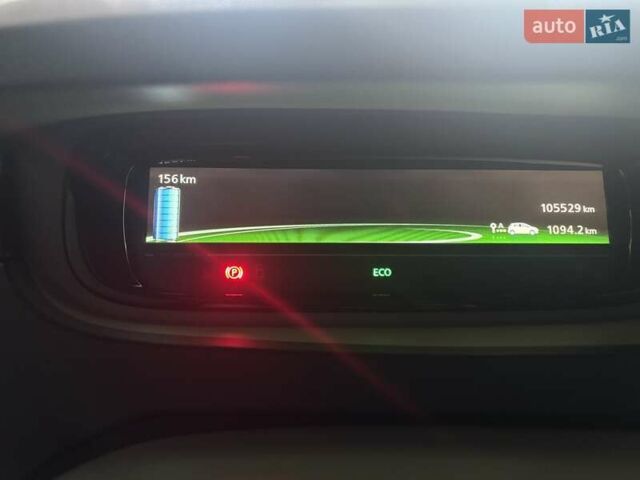 Білий Рено Зое, об'ємом двигуна 0 л та пробігом 105 тис. км за 7100 $, фото 17 на Automoto.ua