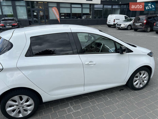 Белый Рено Зое, объемом двигателя 0 л и пробегом 89 тыс. км за 8200 $, фото 6 на Automoto.ua