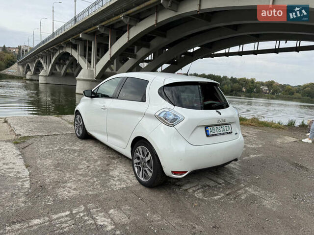 Білий Рено Зое, об'ємом двигуна 0 л та пробігом 98 тис. км за 9500 $, фото 2 на Automoto.ua