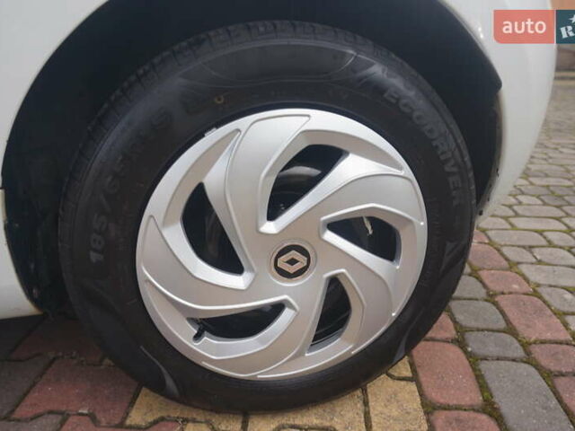 Білий Рено Зое, об'ємом двигуна 0 л та пробігом 112 тис. км за 6777 $, фото 61 на Automoto.ua