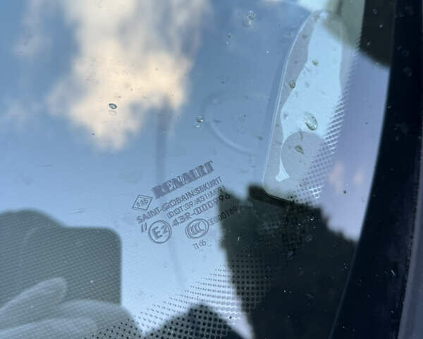 Білий Рено Зое, об'ємом двигуна 0 л та пробігом 54 тис. км за 10300 $, фото 49 на Automoto.ua