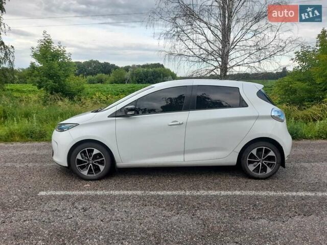 Белый Рено Зое, объемом двигателя 0 л и пробегом 171 тыс. км за 9800 $, фото 1 на Automoto.ua