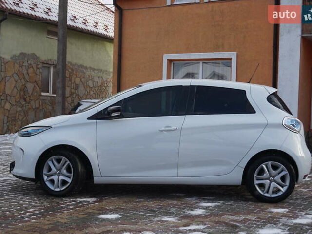 Белый Рено Зое, объемом двигателя 0 л и пробегом 26 тыс. км за 9555 $, фото 11 на Automoto.ua