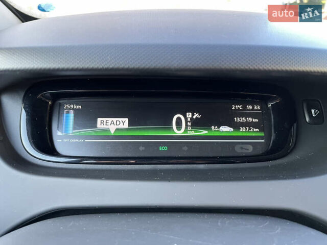 Білий Рено Зое, об'ємом двигуна 0 л та пробігом 132 тис. км за 9000 $, фото 46 на Automoto.ua