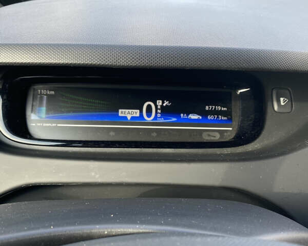 Белый Рено Зое, объемом двигателя 0 л и пробегом 97 тыс. км за 8999 $, фото 14 на Automoto.ua