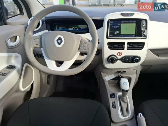 Білий Рено Зое, об'ємом двигуна 0 л та пробігом 120 тис. км за 8500 $, фото 10 на Automoto.ua