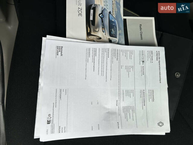 Білий Рено Зое, об'ємом двигуна 0 л та пробігом 96 тис. км за 8600 $, фото 17 на Automoto.ua