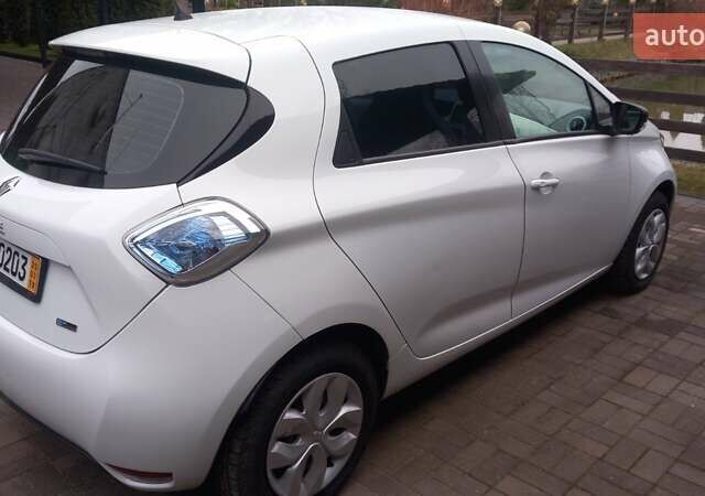 Білий Рено Зое, об'ємом двигуна 0 л та пробігом 113 тис. км за 9600 $, фото 11 на Automoto.ua